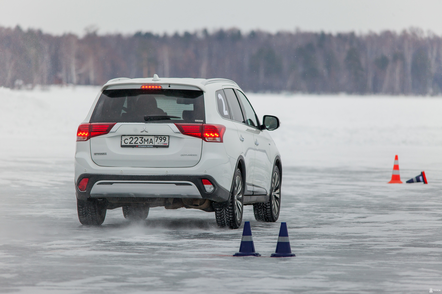 Тест драйв Mitsubishi Outlander GT  ввинчиваемся в поворот