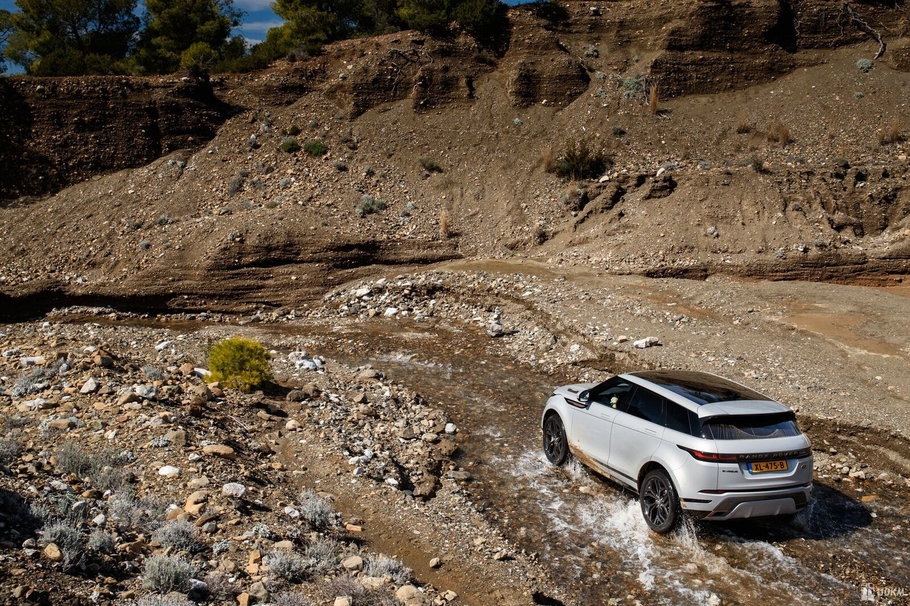 Тест драйв нового Range Rover Evoque  чистая линия