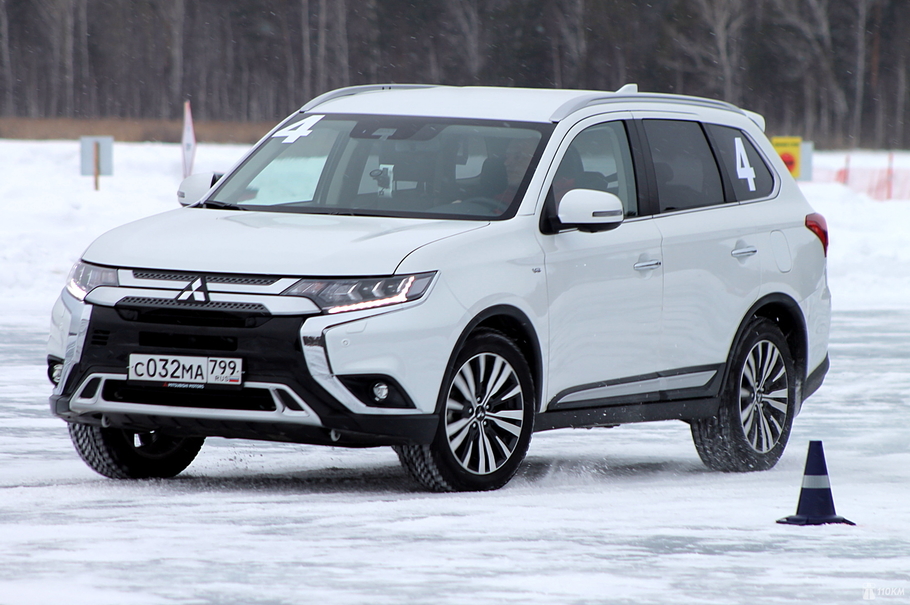 Тест драйв Mitsubishi Outlander GT  ввинчиваемся в поворот