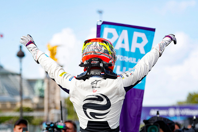 Формула E: Фряйнс победил в Париже и возглавил чемпионат