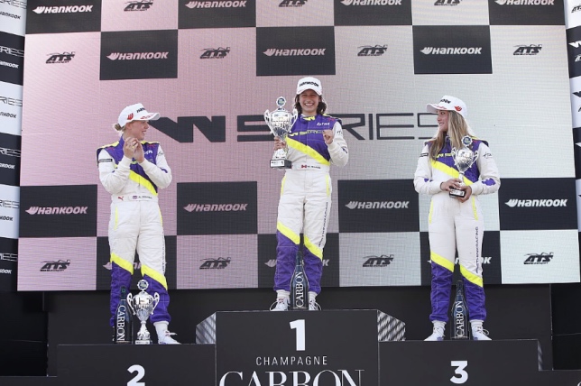 W Series: Вторую гонку в Ассене выиграла Меган Гилкс