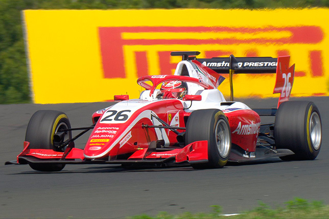 Ф3: Армстронг выиграл воскресную гонку в Венгрии