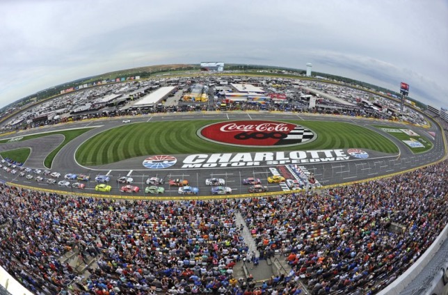 NASCAR может стать первой серией, возобновившей гонки