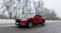 Тест драйв новой Mazda CX 30  выходит в Цвет