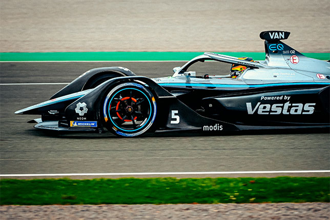 Формула E: Вандорн быстрее всех в квалификации в Валенсии