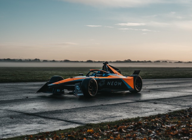 Формула E: В McLaren провели первичную обкатку машины