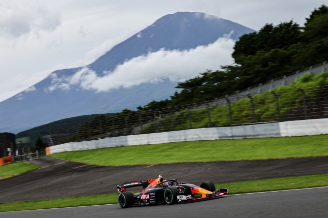 Super Formula: Лоусон вновь выиграл гонку на Фудзи
