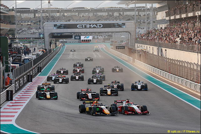 В FIA скорректировали регламент Формулы 3 и Формулы 2