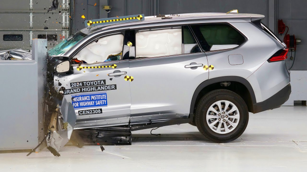 2024 Toyota Grand Highlander Crash Test - Новое в авто мире