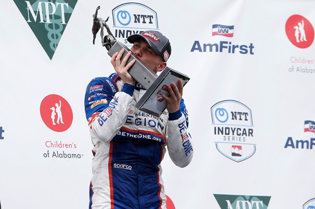 IndyCar: Новичок Лундквист стал героем гонки в Алабаме