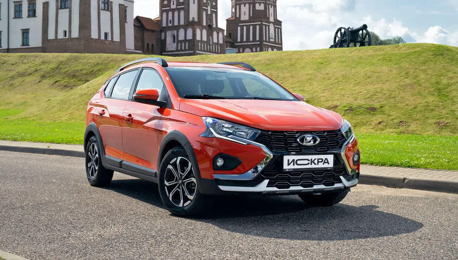 Новая Lada Iskra SW Cross против Vesta SW Cross: эксперты сравнили два универсала АвтоВАЗа