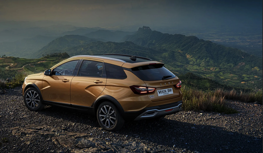 Iskra или Vesta? АвтоВАЗ выпустил внутреннего конкурента для своего же бестселлера