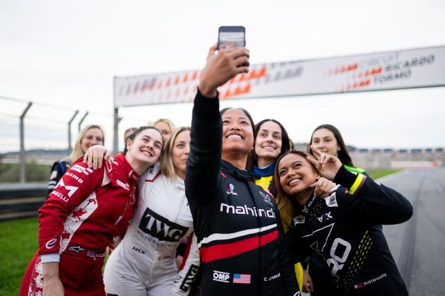 Формула E: Хлоя Чэмберс быстрее всех на женских тестах