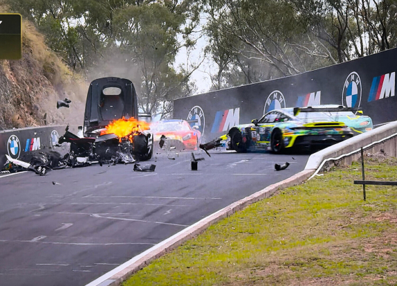 Брат Пауля Арона в больнице после аварии в гонке GT