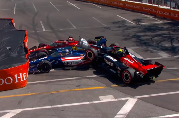 IndyCar: Дебютная гонка Шумахера закончилась аварией