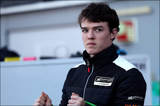 F3: Хойценрёдер заменит Риверу в Мельбурне